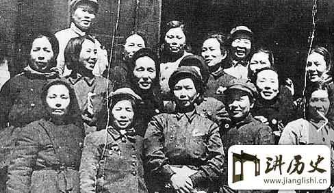 中央红军参加长征的30位女战士都嫁给了谁？