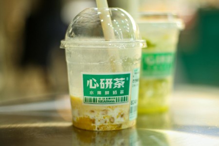 中国茶饮“收割”海外：1天卖3万杯 2年狂赚3个亿