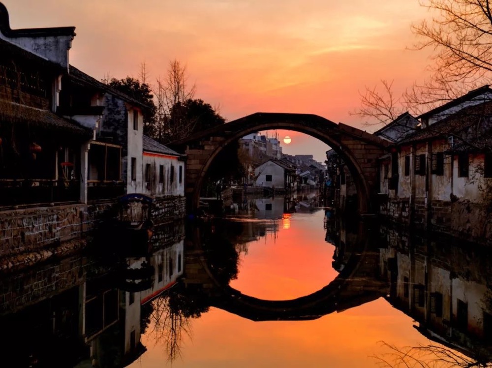 中国第一座被列入世界文化遗产的小镇。